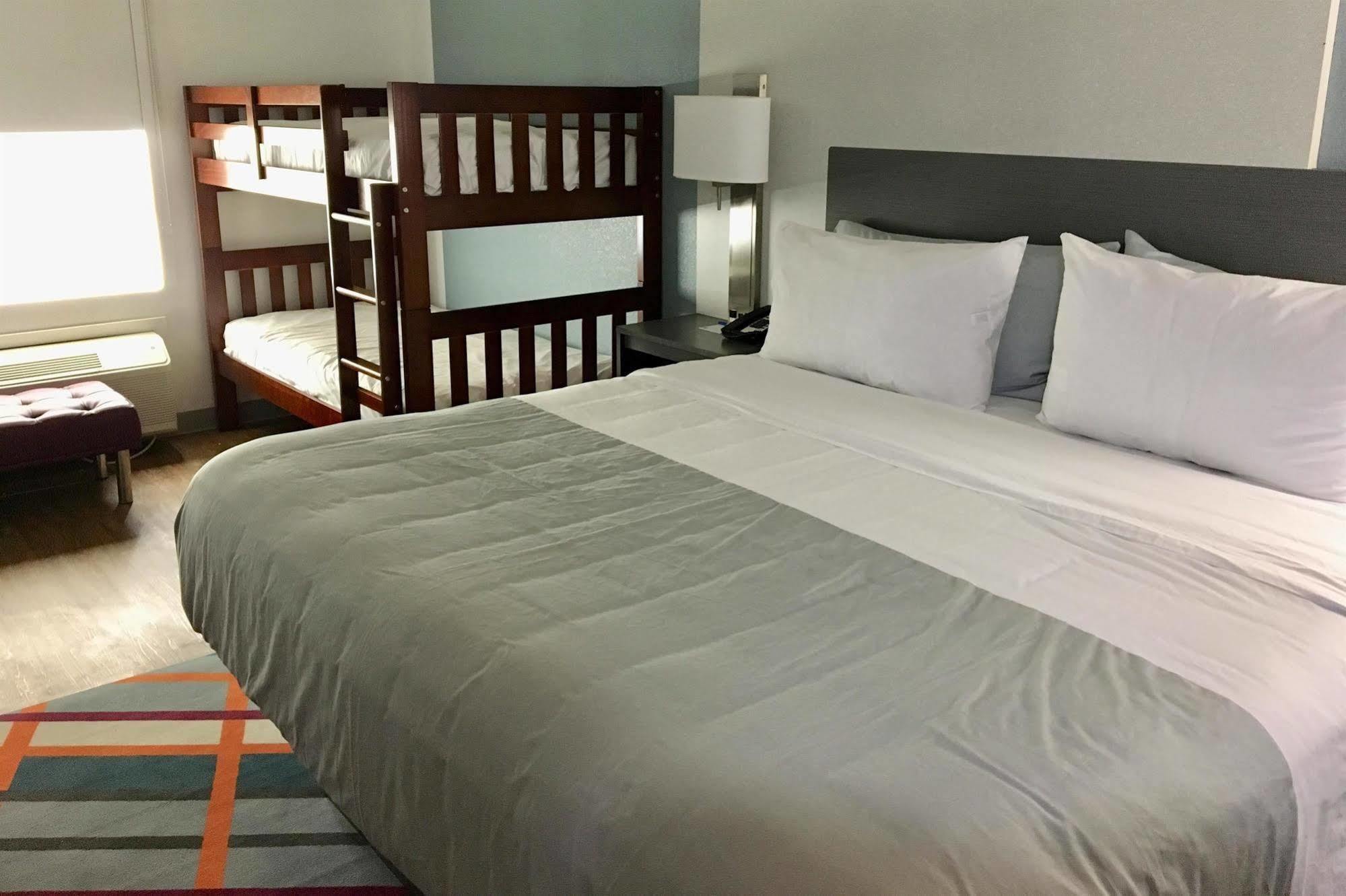 Tryp By Wyndham College Station Hotel Exterior foto