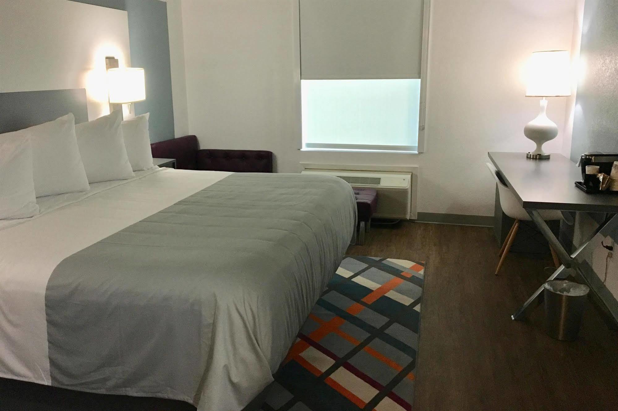 Tryp By Wyndham College Station Hotel Exterior foto